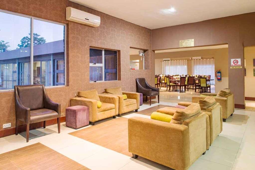 Kadoma Hotel & Conference Centre Интериор снимка