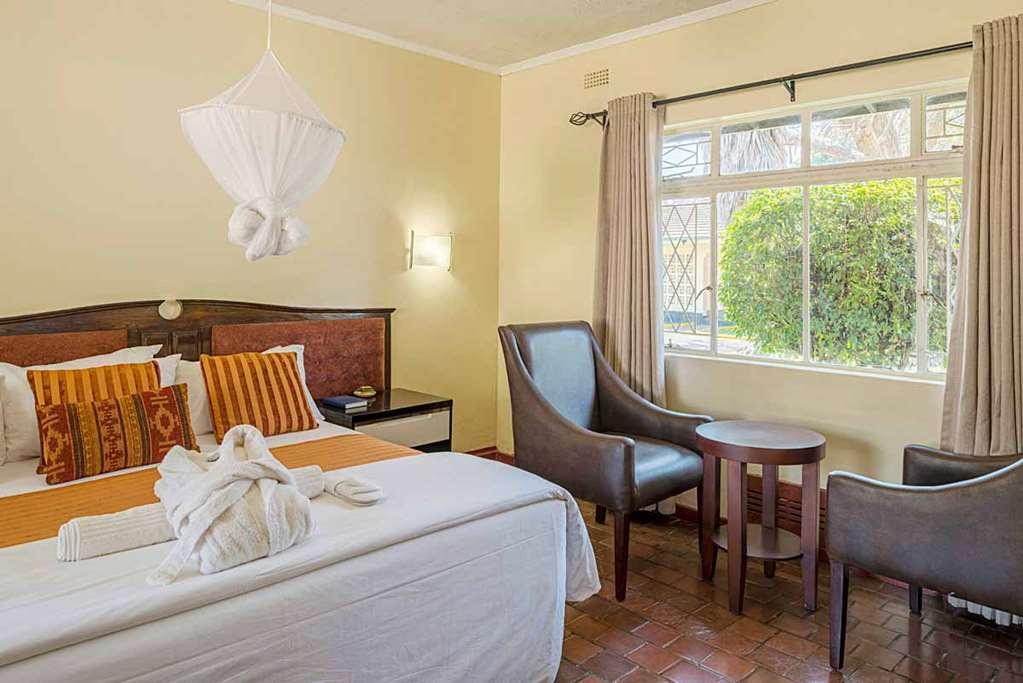 Kadoma Hotel & Conference Centre Стая снимка