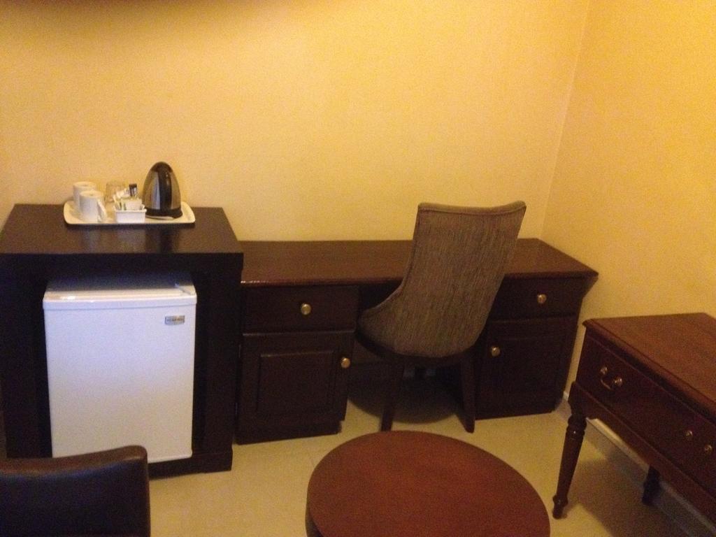 Kadoma Hotel & Conference Centre Екстериор снимка
