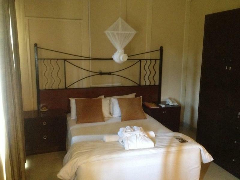 Kadoma Hotel & Conference Centre Екстериор снимка